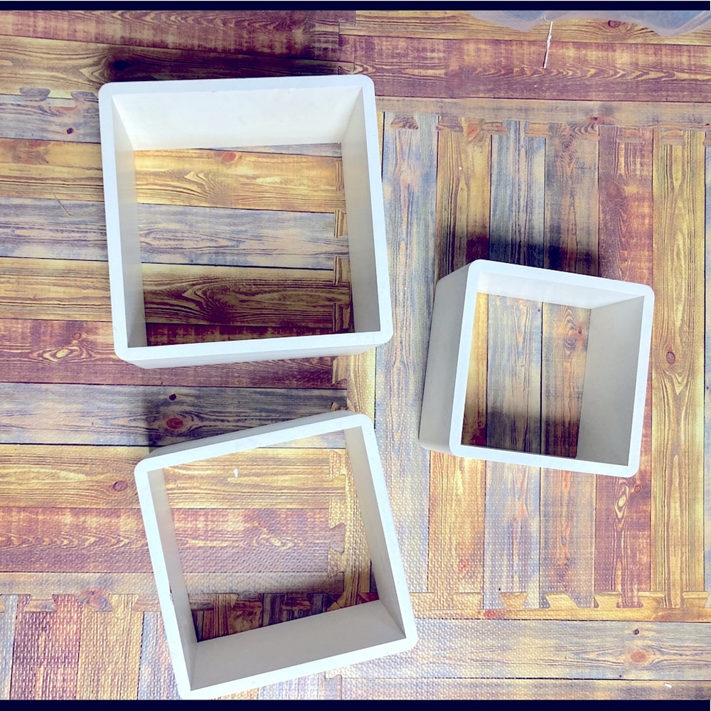Floating shelves